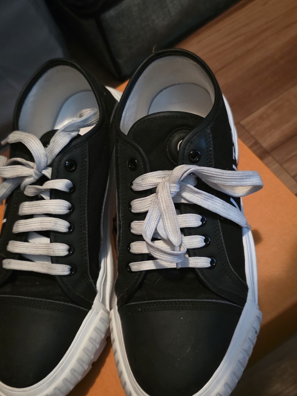 Louis Vuitton Black and White Low-Top Sneaker - Picture 5 of 7